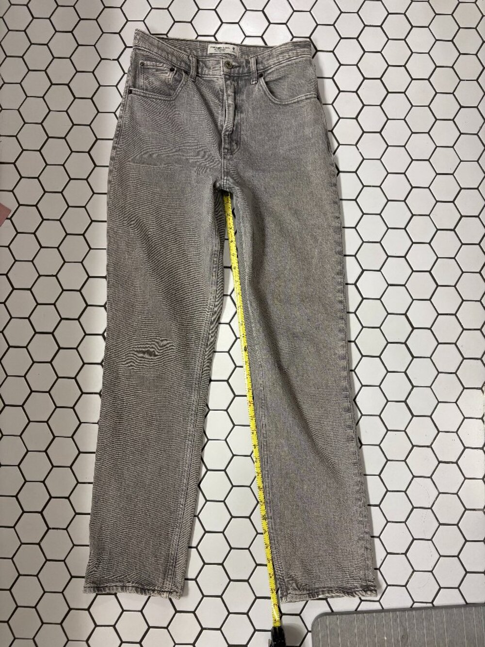 Abercrombie 90s Straight Ultra High Rise Jeans 26 Grey